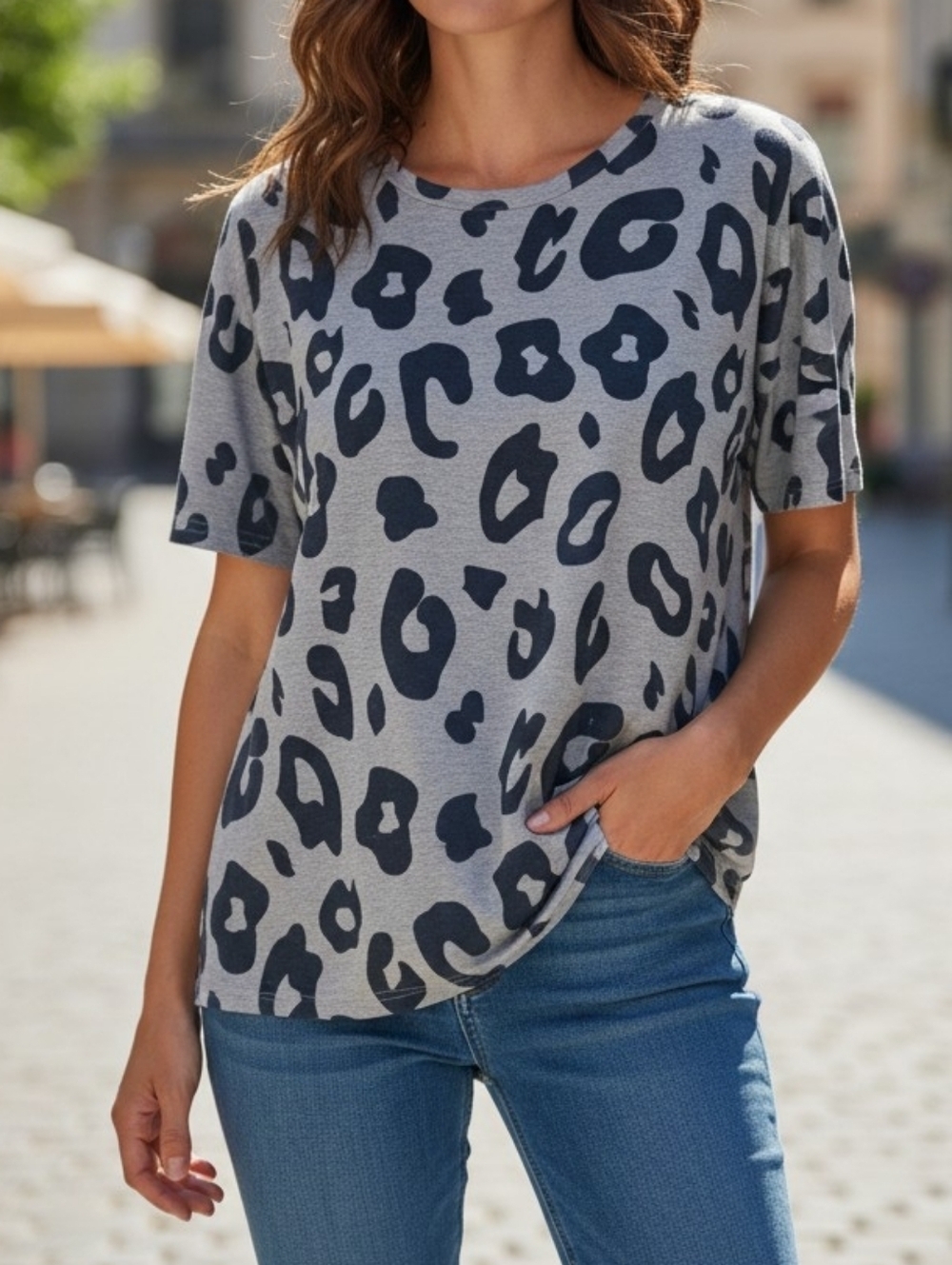 Womens Sz L Stylish Navy Blue and White Leopard Print Top Feminine Casual